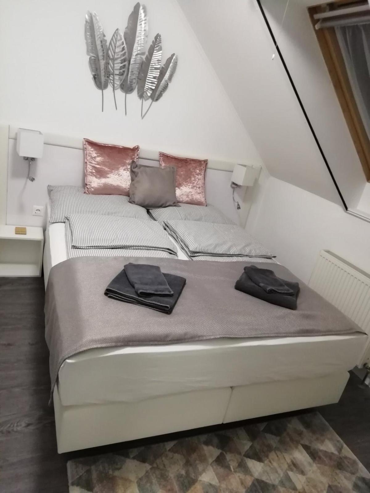 Апартаменты Salvus Apartman Эгер Экстерьер фото